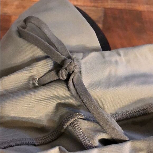 Lululemon crops 6 (2141) - Picture 4 of 5